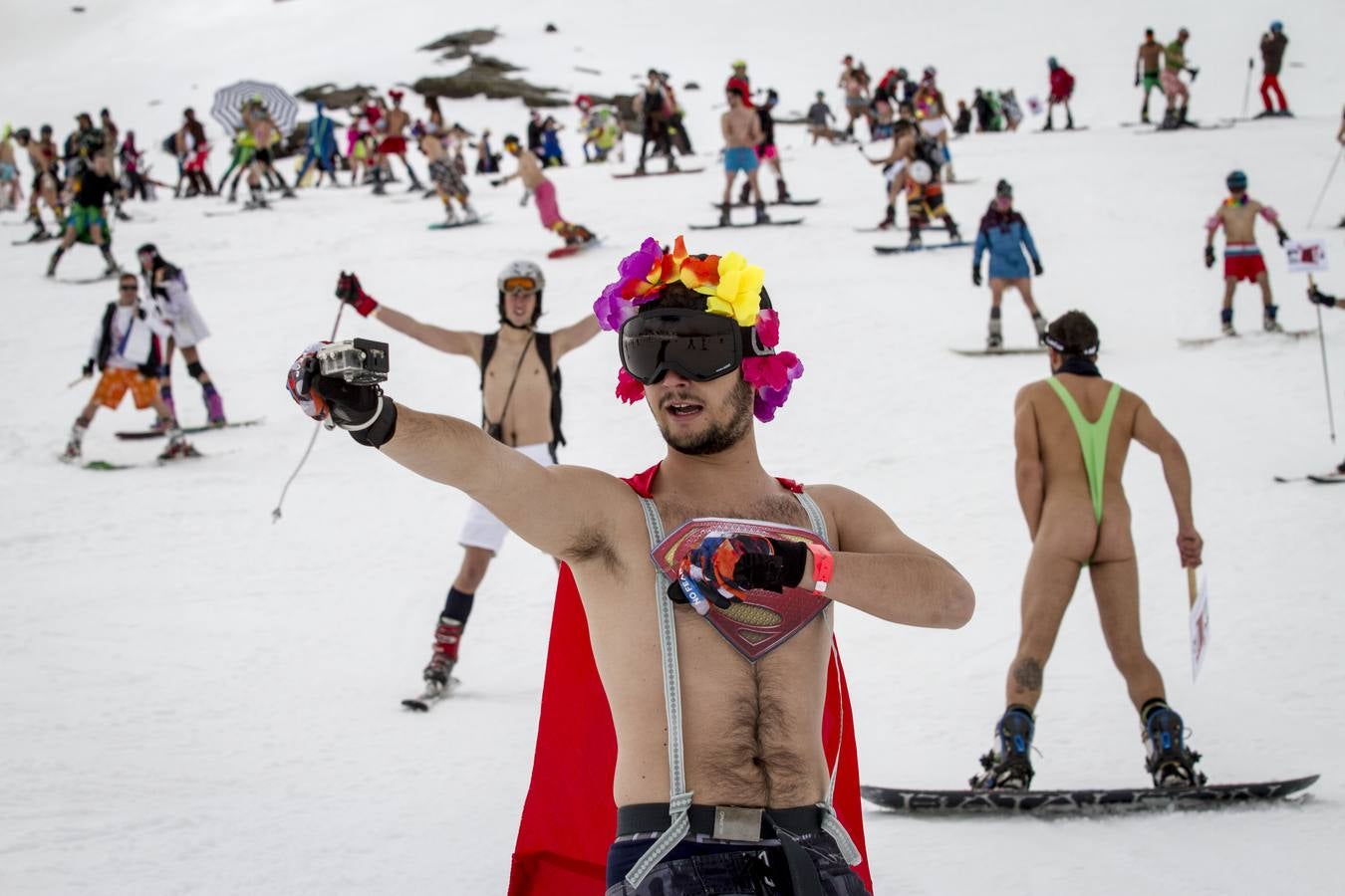 ¿Quién dijo frío? ¡En bañador por la Sierra!