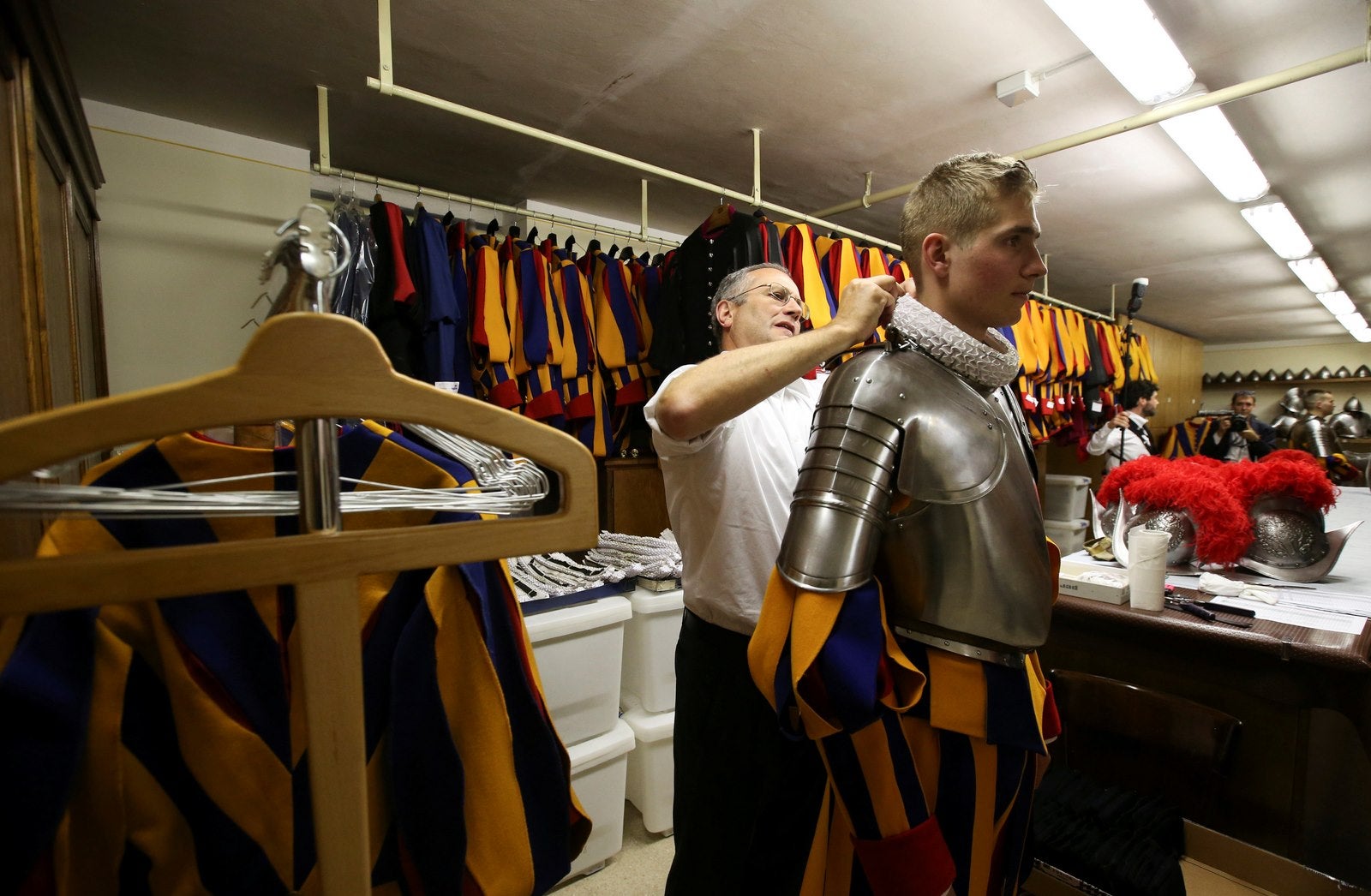 Guardia suiza del Vaticano antes de la toma de posesión en el Vaticano