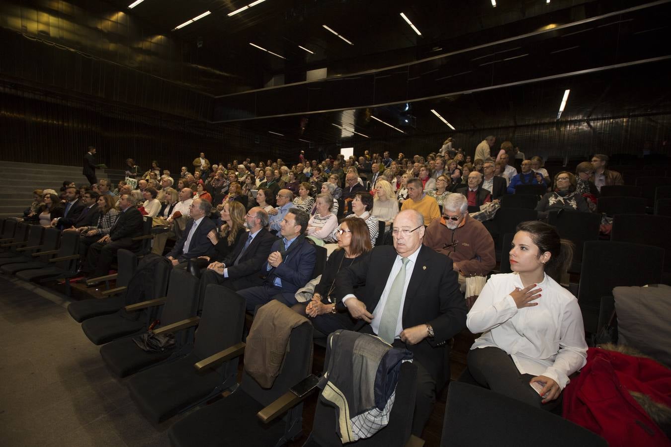 Con 68 euros al mes por paciente la cirugía protésica devuelve la calidad de vida