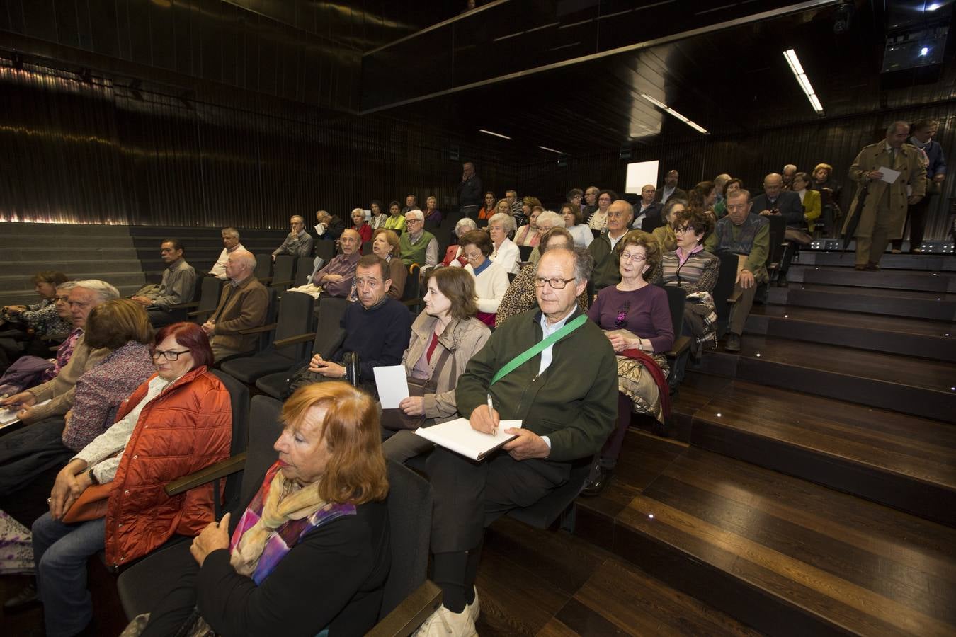 Con 68 euros al mes por paciente la cirugía protésica devuelve la calidad de vida