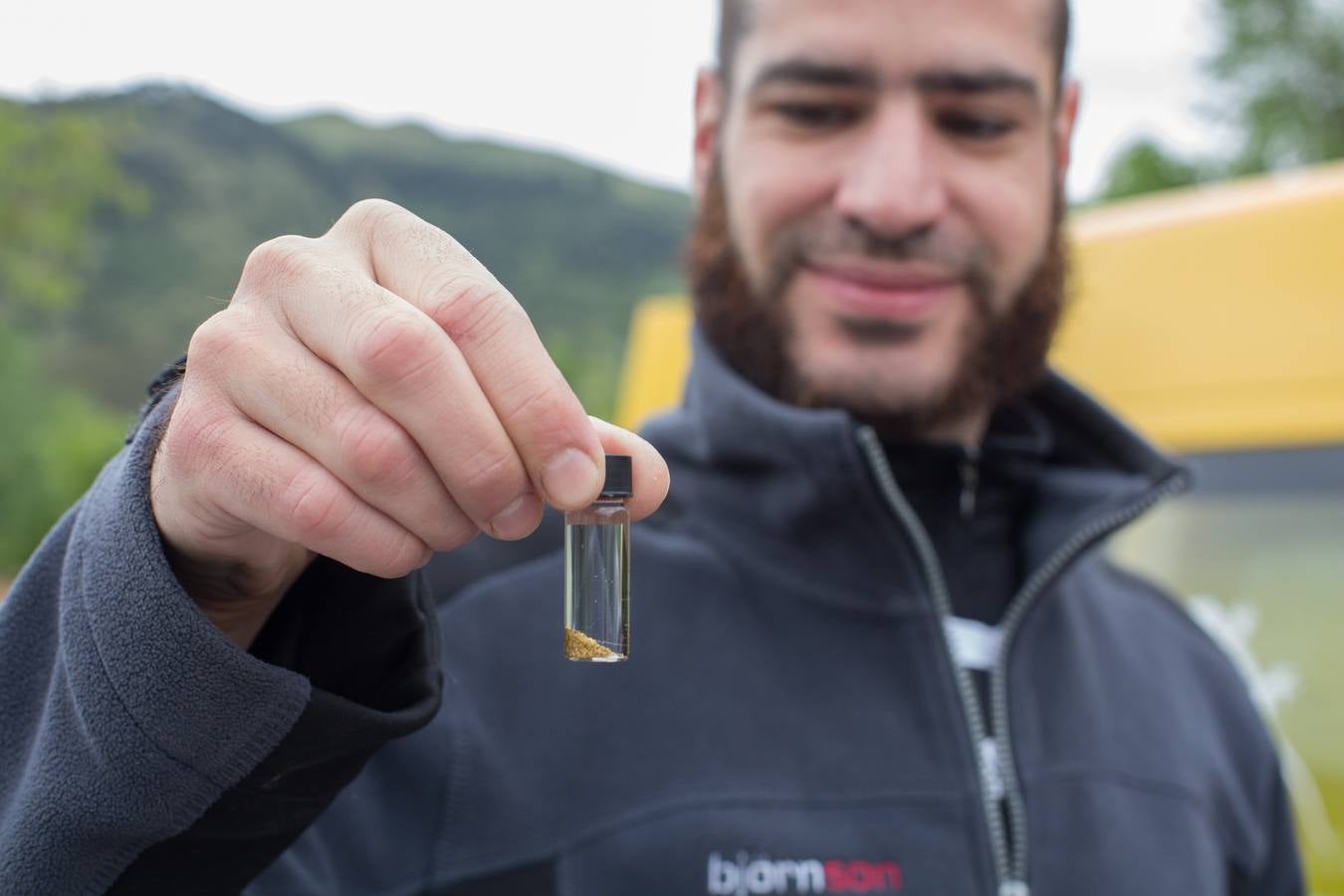 ¿Cómo se busca oro en el río Genil?