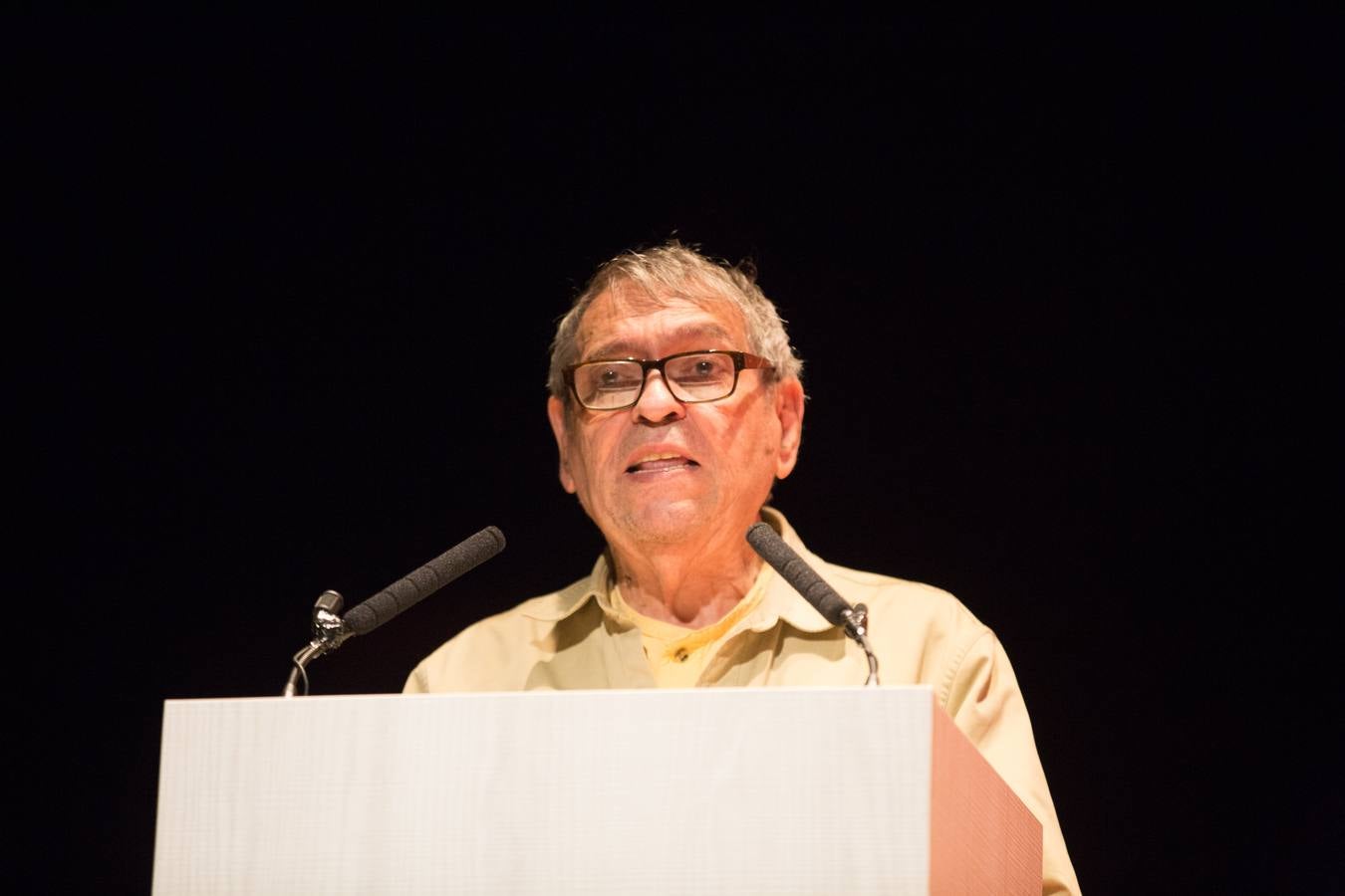 Rafael Cadenas recibe el Premio Lorca de poesía