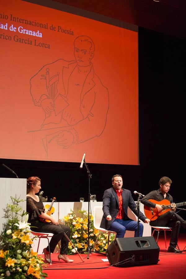 Rafael Cadenas recibe el Premio Lorca de poesía