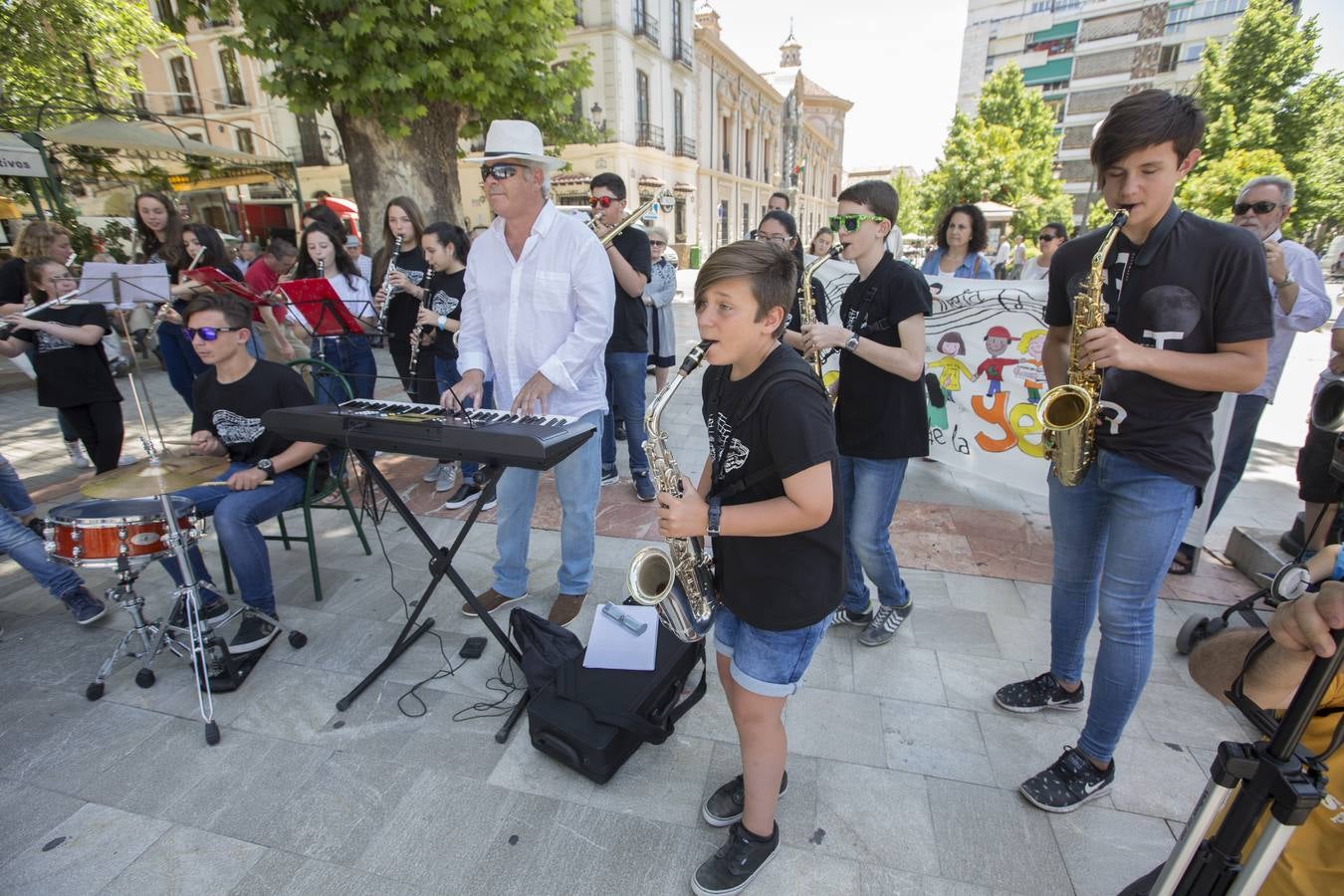 Con la música a otra plaza