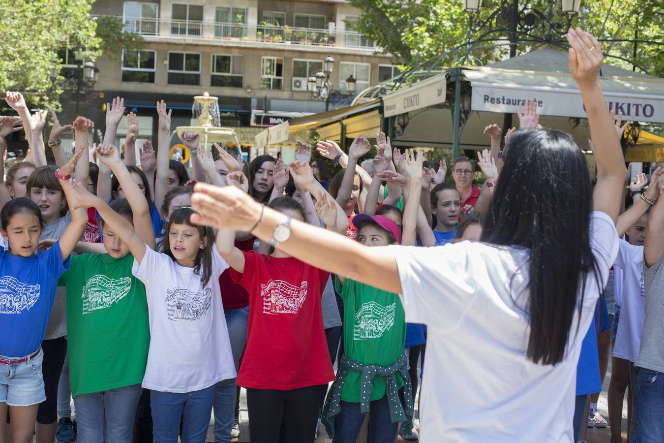 Con la música a otra plaza