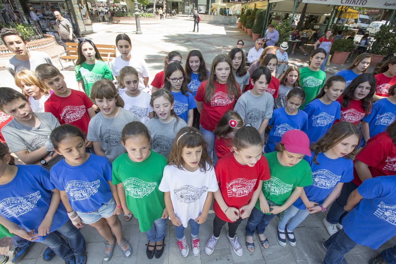 Con la música a otra plaza