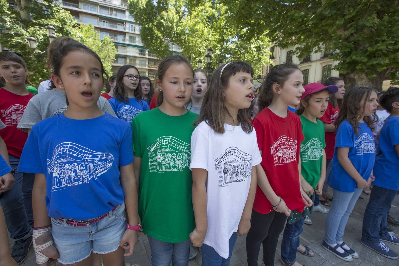 Con la música a otra plaza