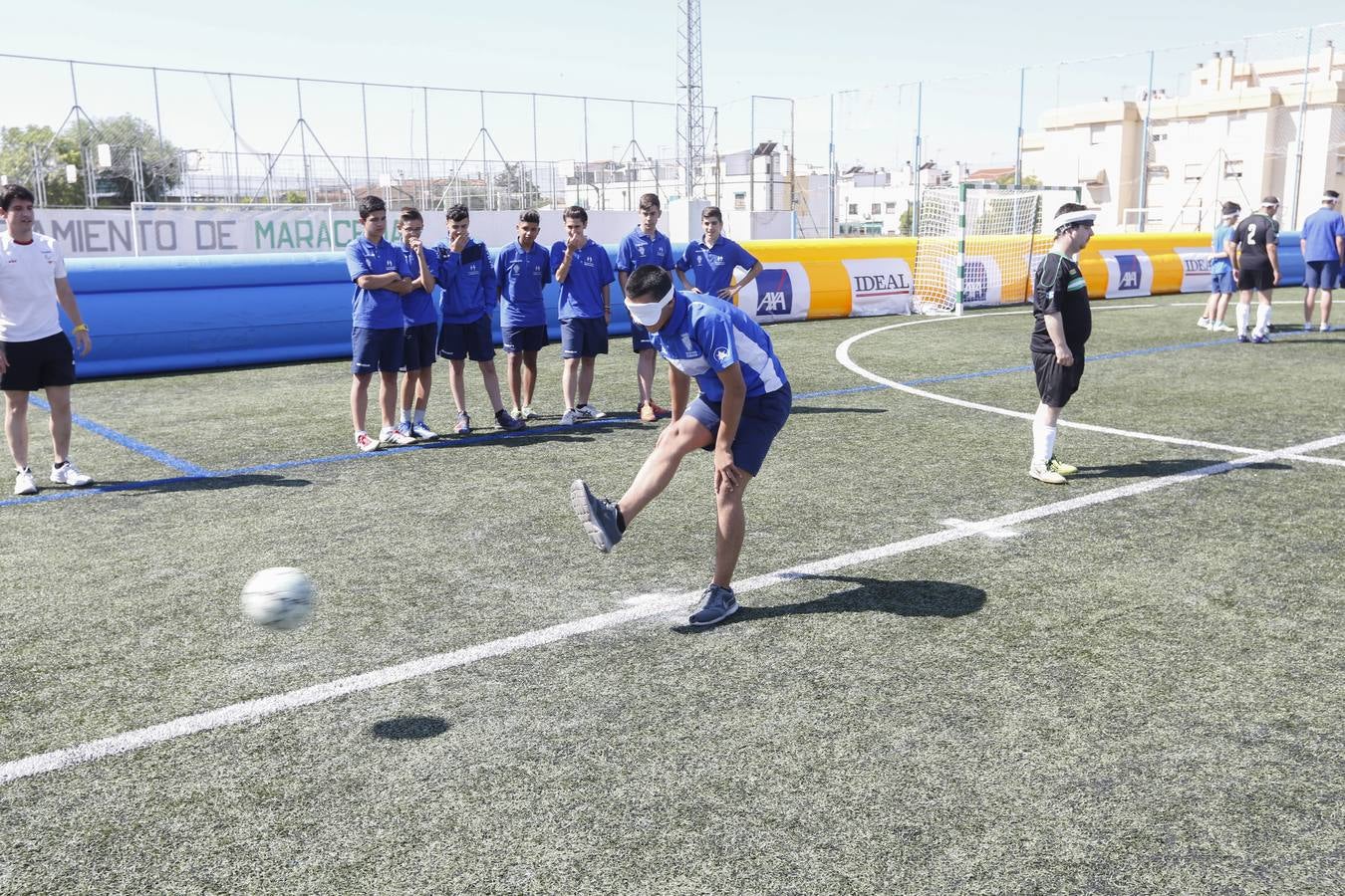 Lección magistral de la Selección Española de fútbol para ciegos en Maracena