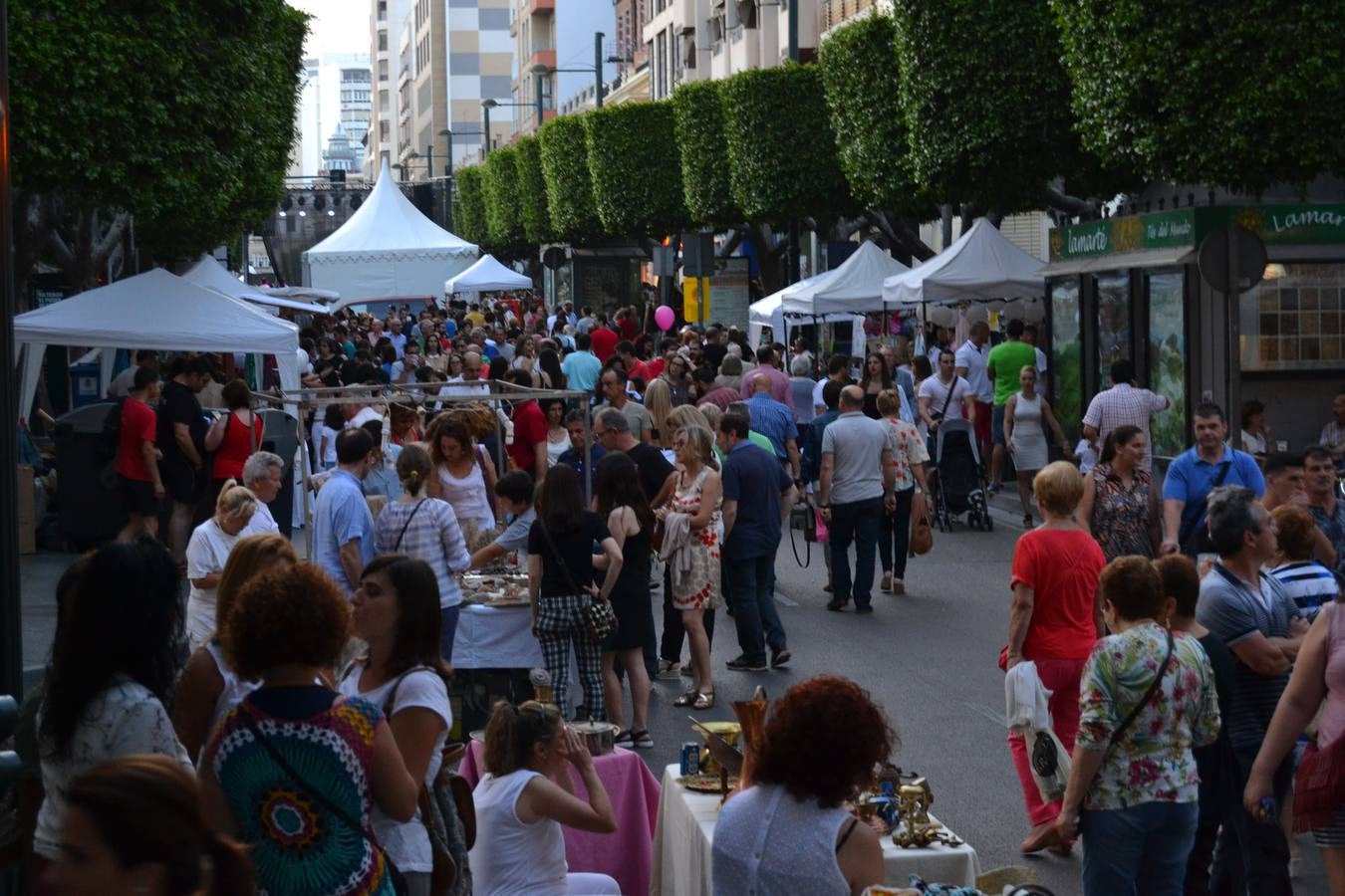 Almería disfruta de otra Noche en Blanco más