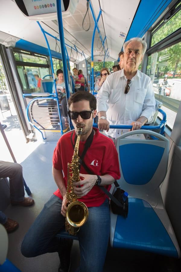 El FEX ya suena en los autobuses de Granada