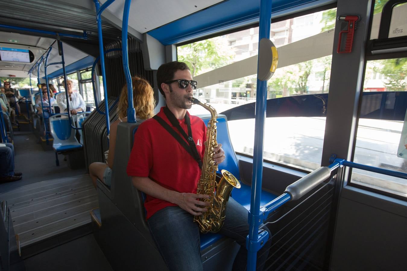 El FEX ya suena en los autobuses de Granada