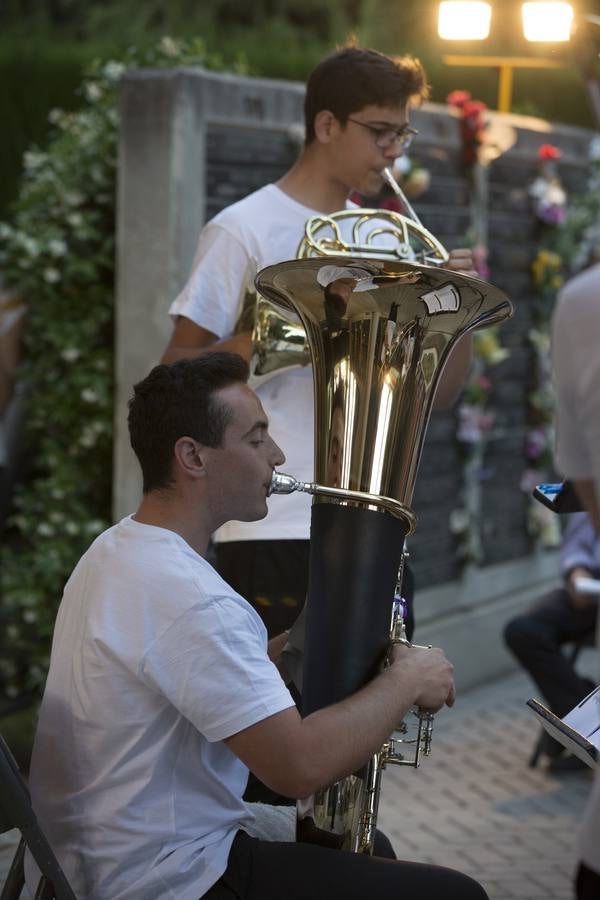 Música de Albéniz y Bach entre cipreses