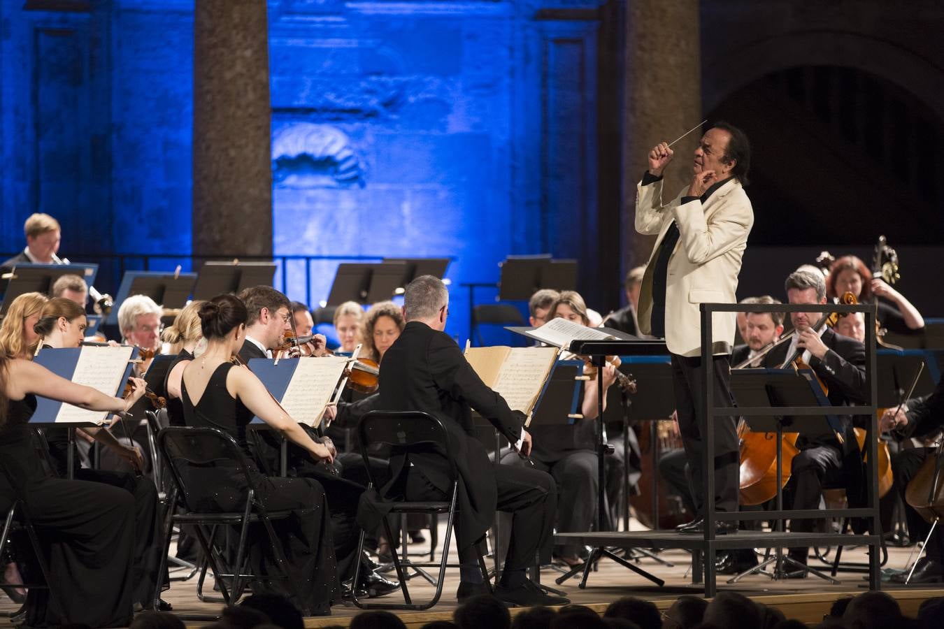 Un Jardín para el paseo de Falla con sus amigos