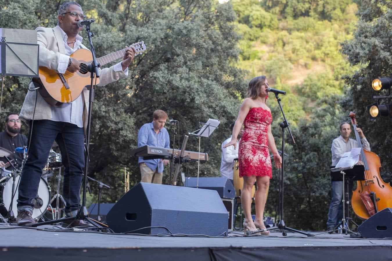 Dansur, canciones de ambos lados del Atlántico