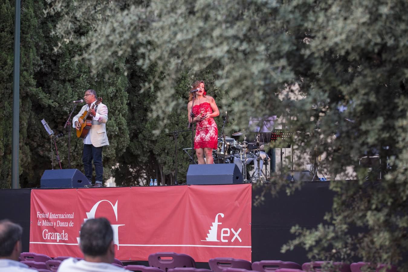 Dansur, canciones de ambos lados del Atlántico