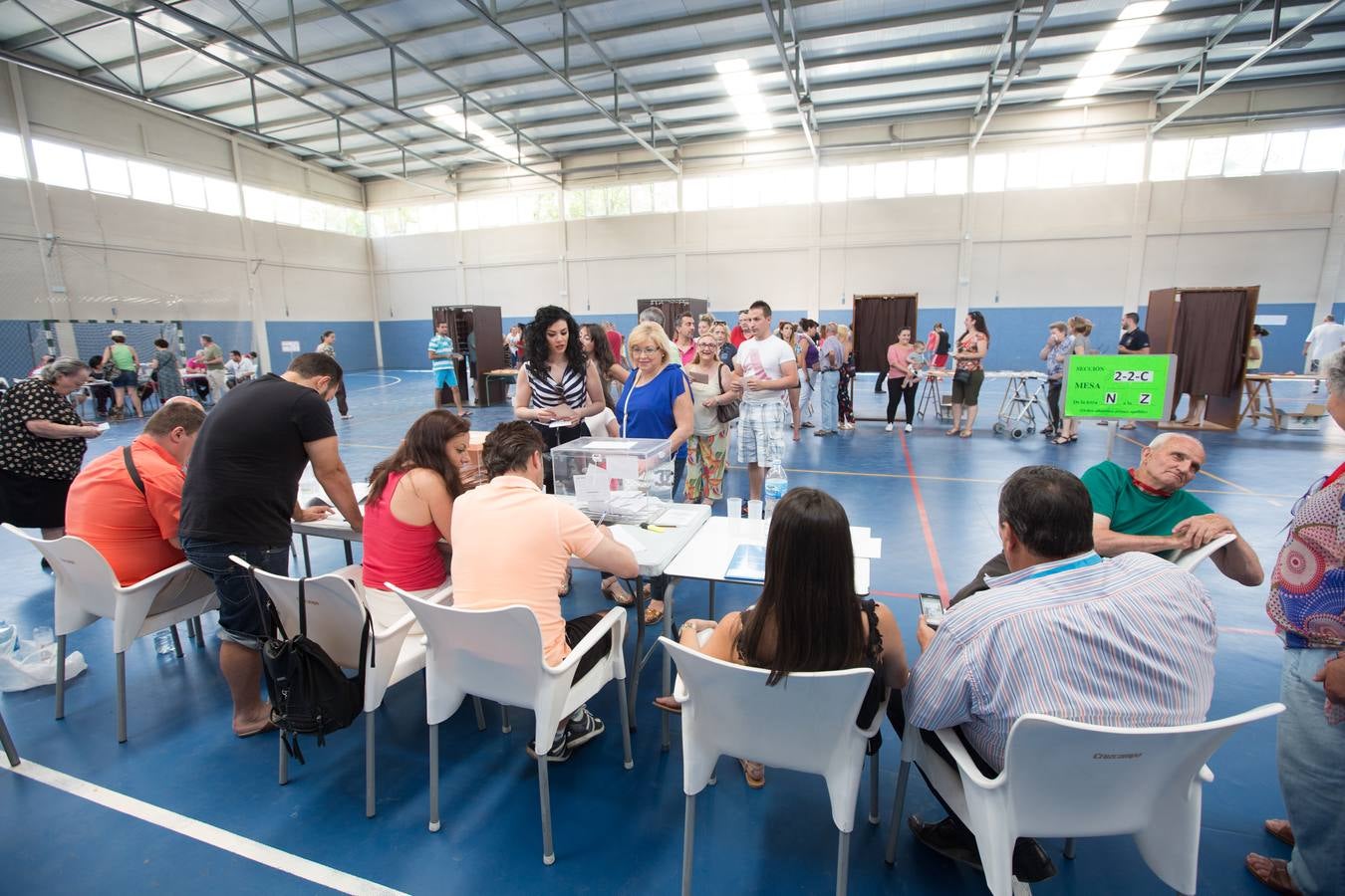 La jornada electoral en Granada, en imágenes