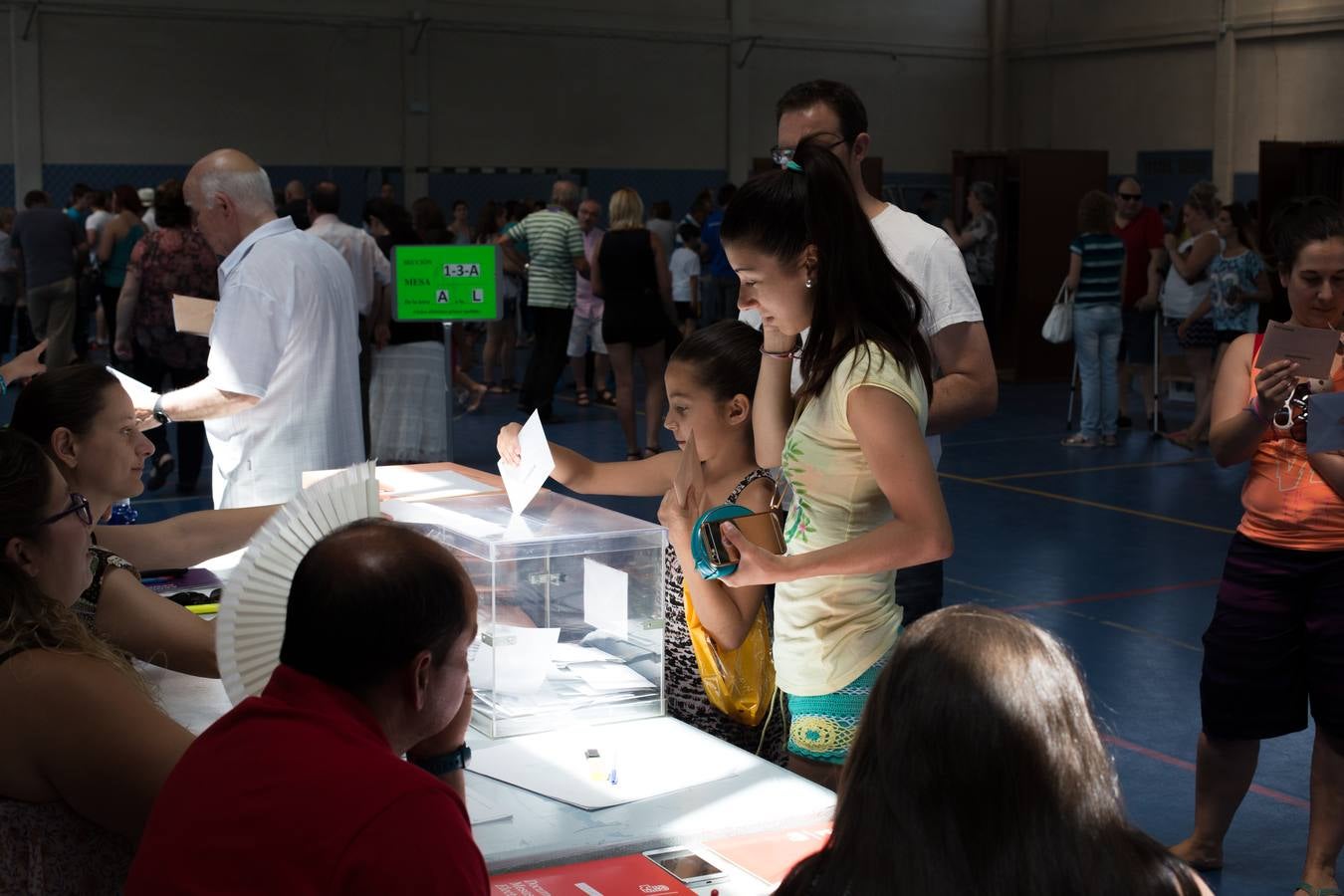 La jornada electoral en Granada, en imágenes