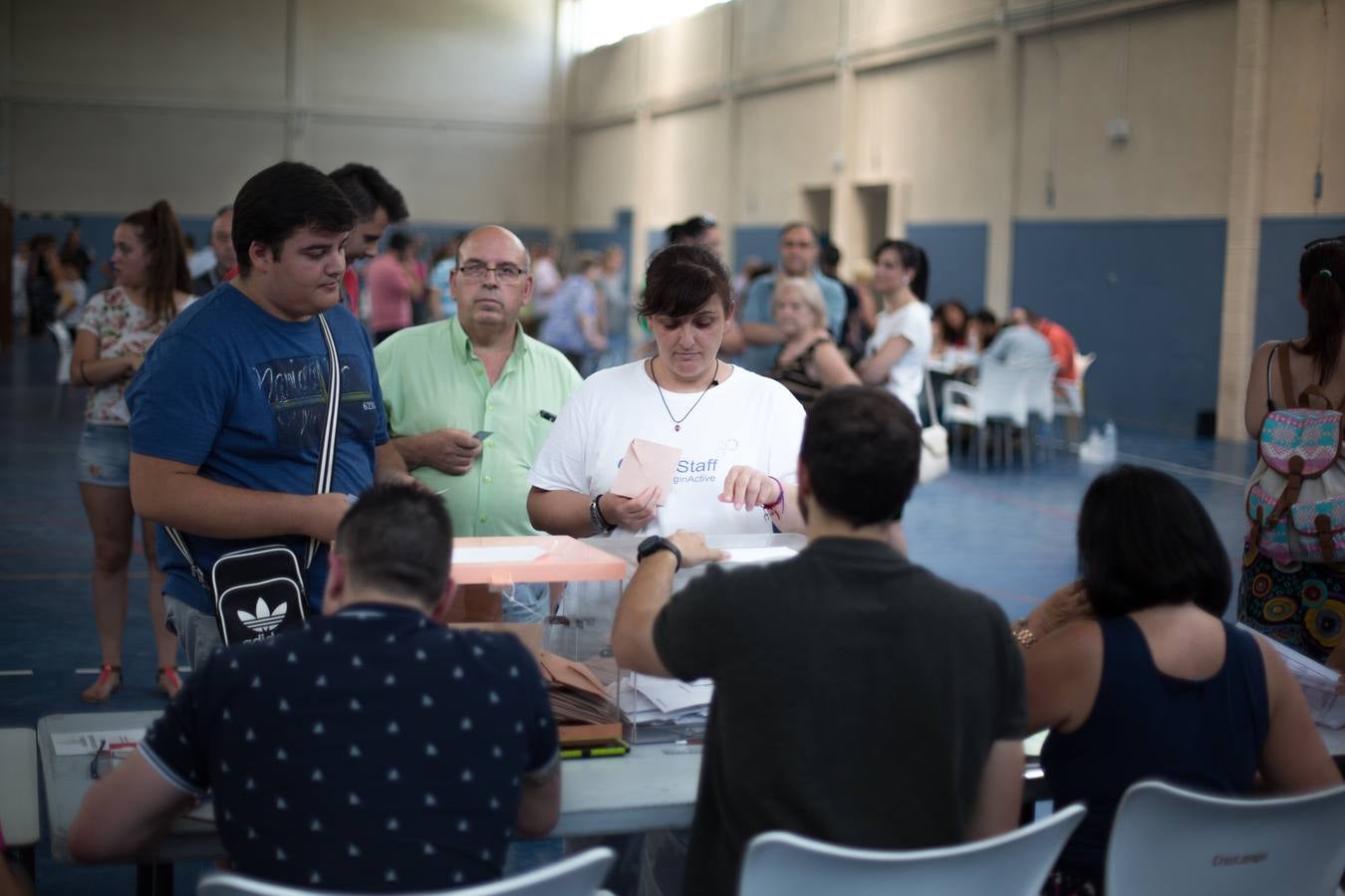 La jornada electoral en Granada, en imágenes