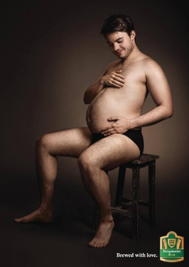 Barrigas cerveceras &quot;hechas con amor&quot; en el anuncio de birras que arrasa