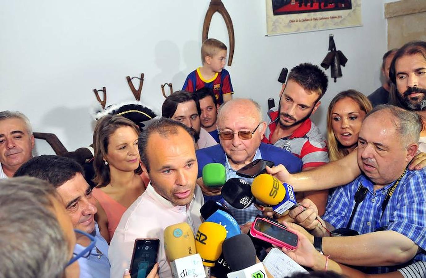 Iniesta, hijo adoptivo de Carboneros y colono de honor de Olavidia