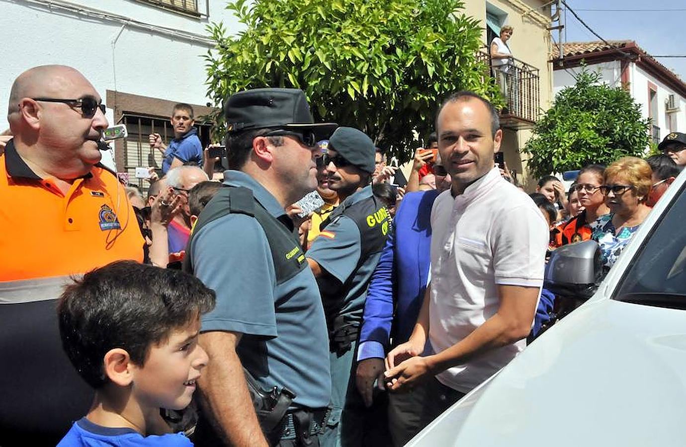 Iniesta, hijo adoptivo de Carboneros y colono de honor de Olavidia