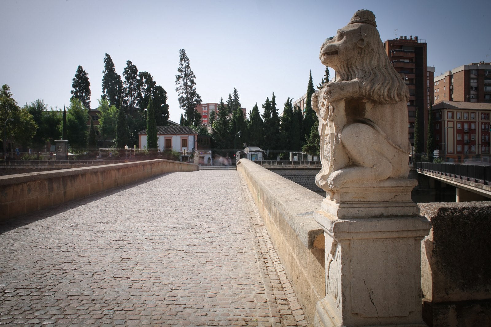 Granada se vacía en el puente de agosto