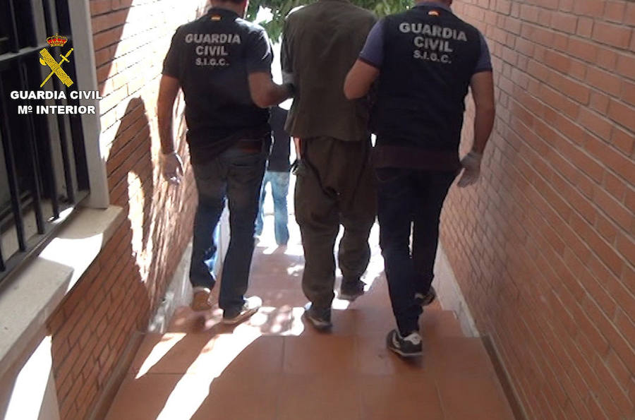 Desmantelado un depósito ilegal de armas y precursores de explosivos en Dos Hermanas