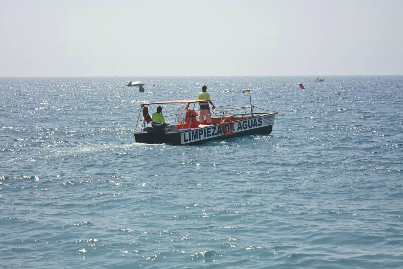 Guardianes del mar limpio
