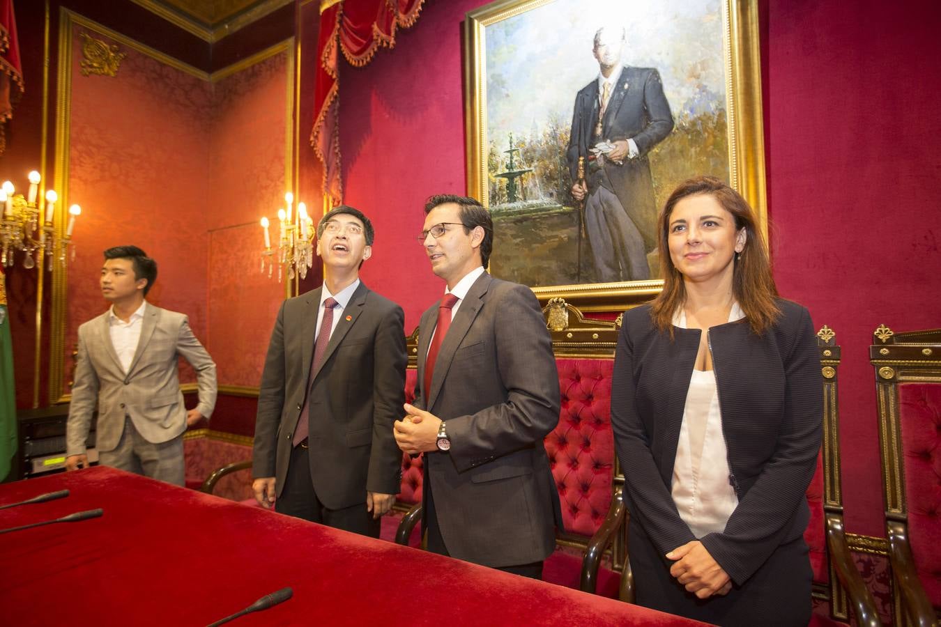 Mandatarios chinos visitan Granada