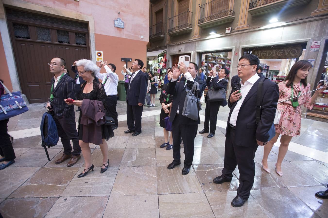 Mandatarios chinos visitan Granada