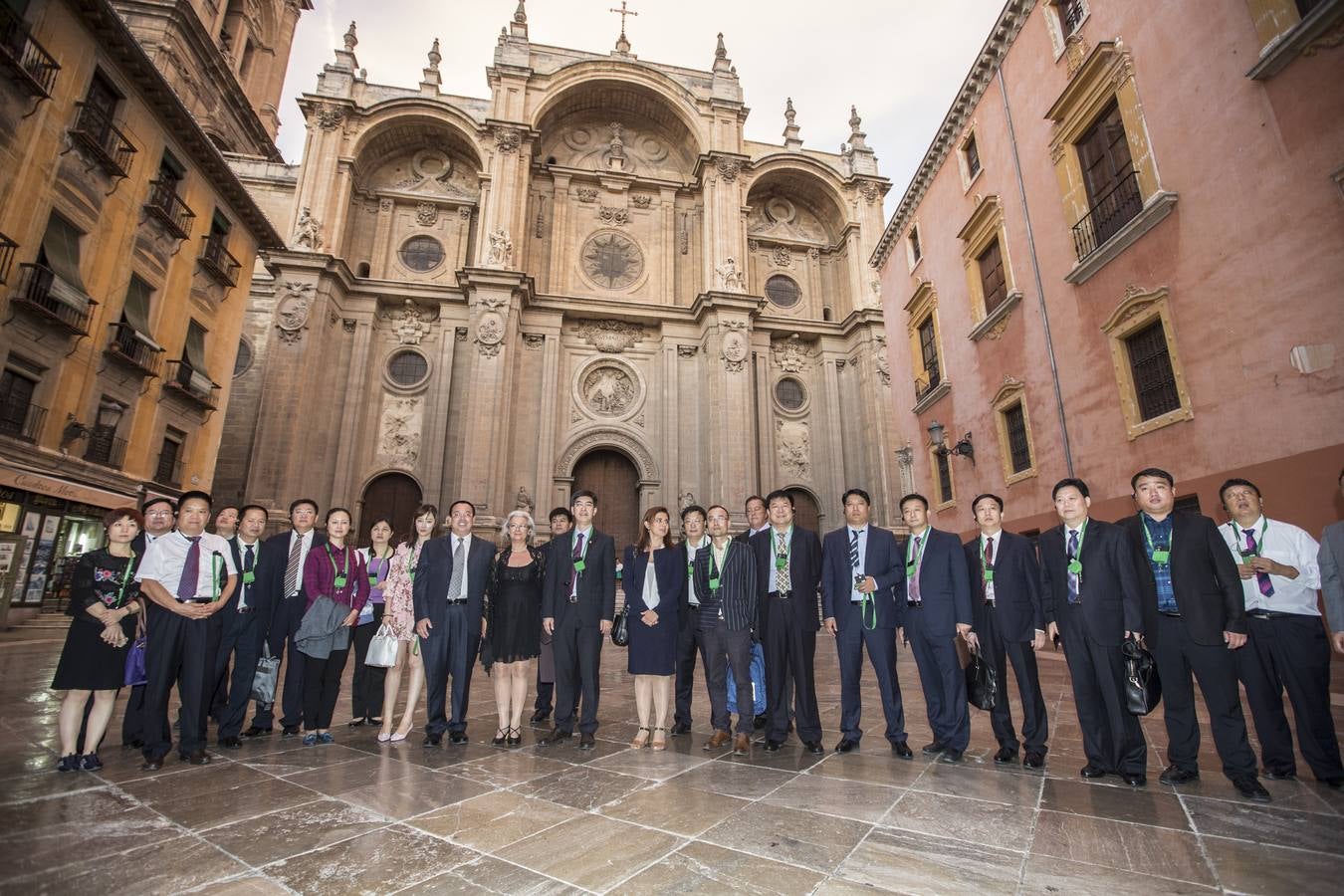 Mandatarios chinos visitan Granada