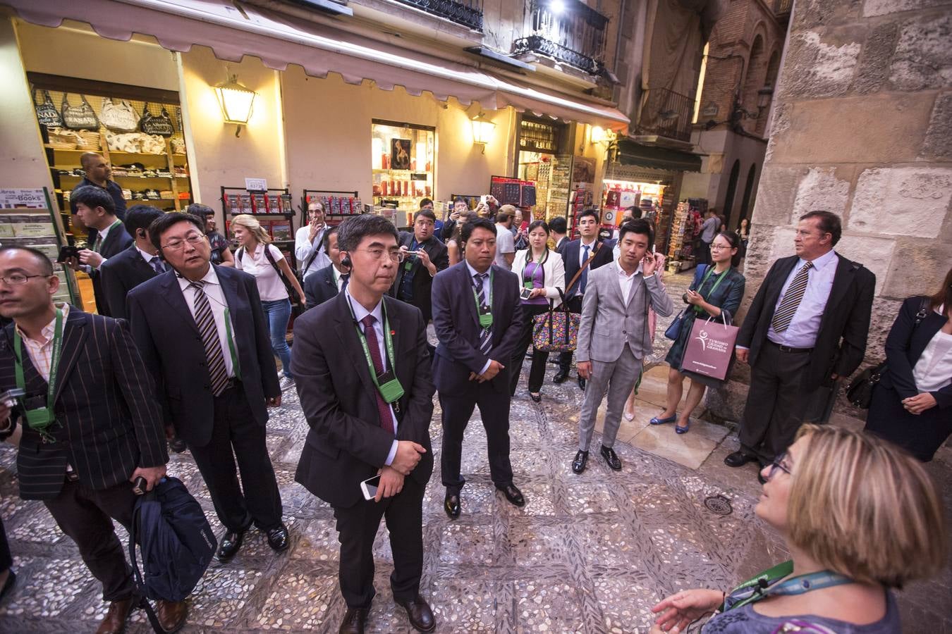 Mandatarios chinos visitan Granada