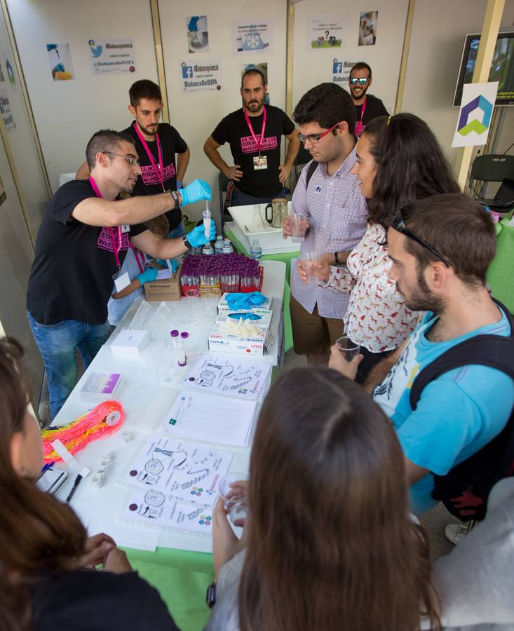La ciencia sale del laboratorio y entra en el Salón