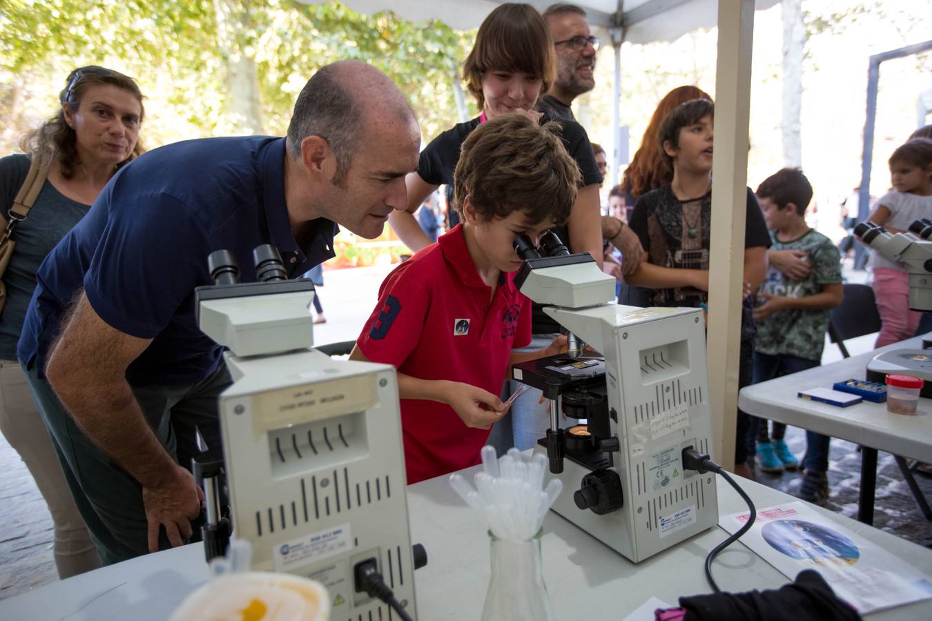 La ciencia sale del laboratorio y entra en el Salón