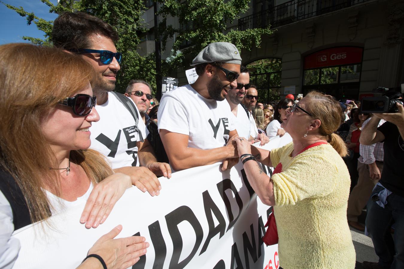 Granada se echa a la calle contra la fusión hospitalaria