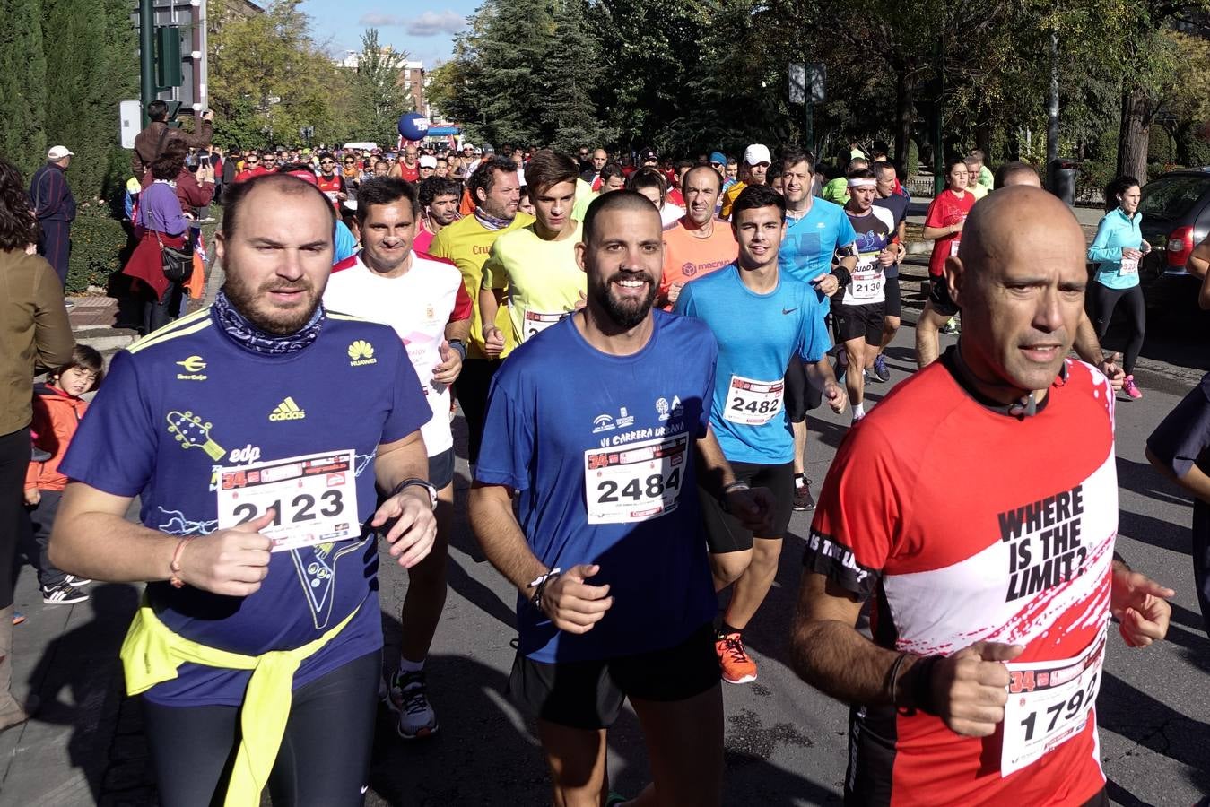 Miles de participantes en la Media Maratón de Granada