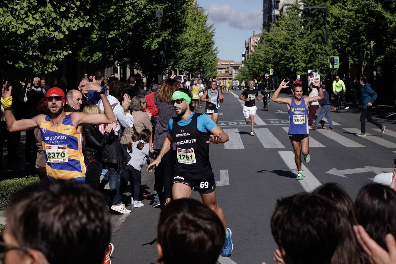 Miles de participantes en la Media Maratón de Granada