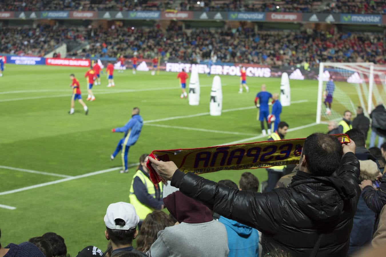 Ambiente de partido para un entrenamiento de &#039;La Roja&#039;