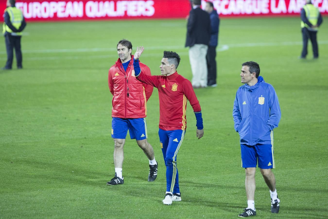 Ambiente de partido para un entrenamiento de &#039;La Roja&#039;