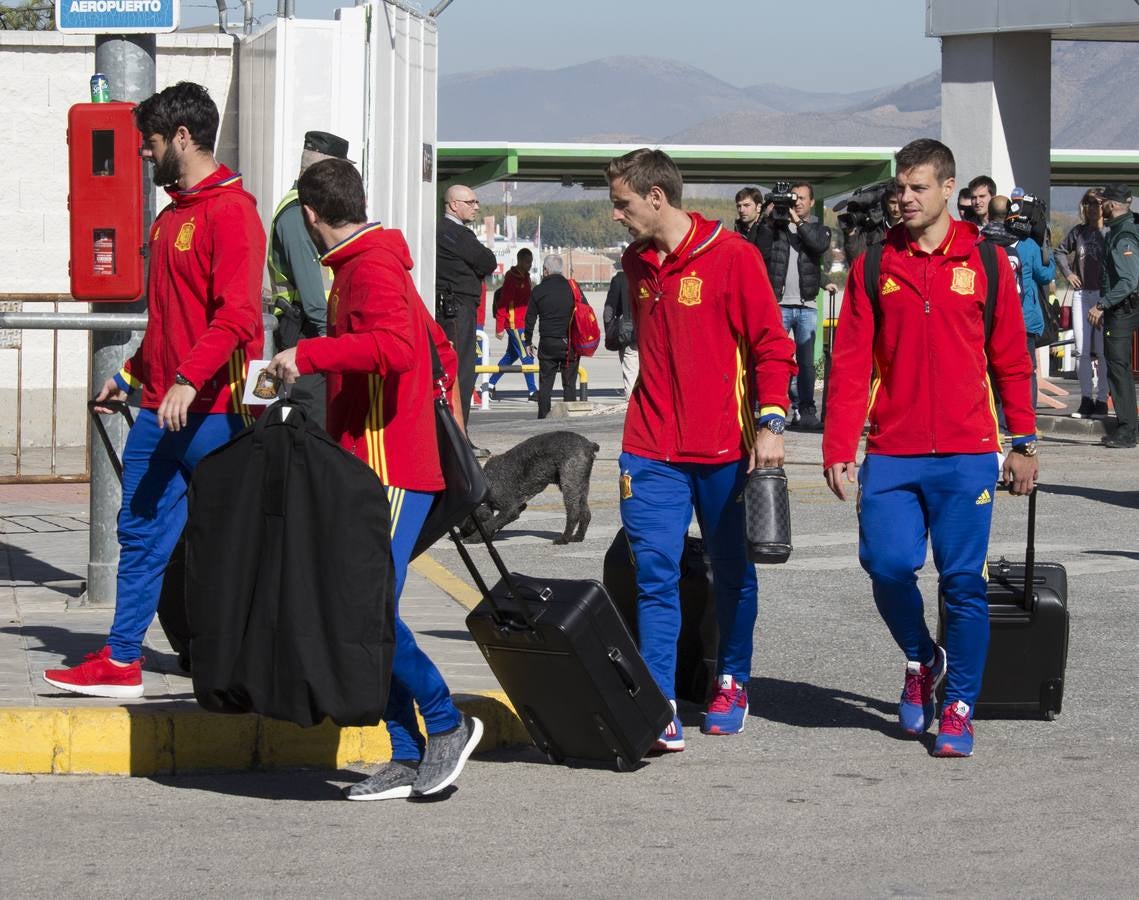 La selección española aterriza en Granada