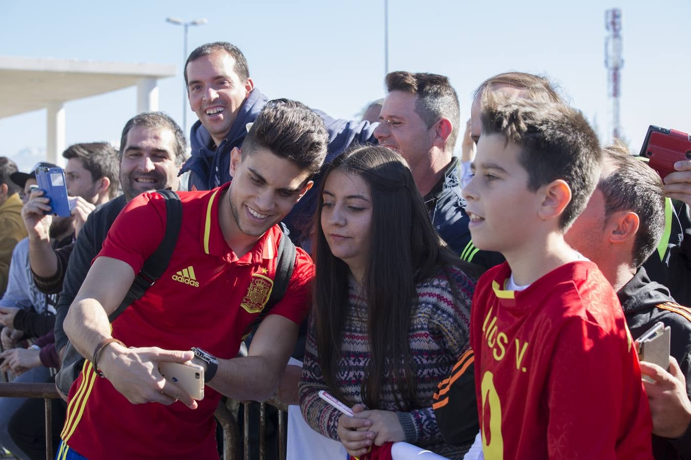 La selección española aterriza en Granada