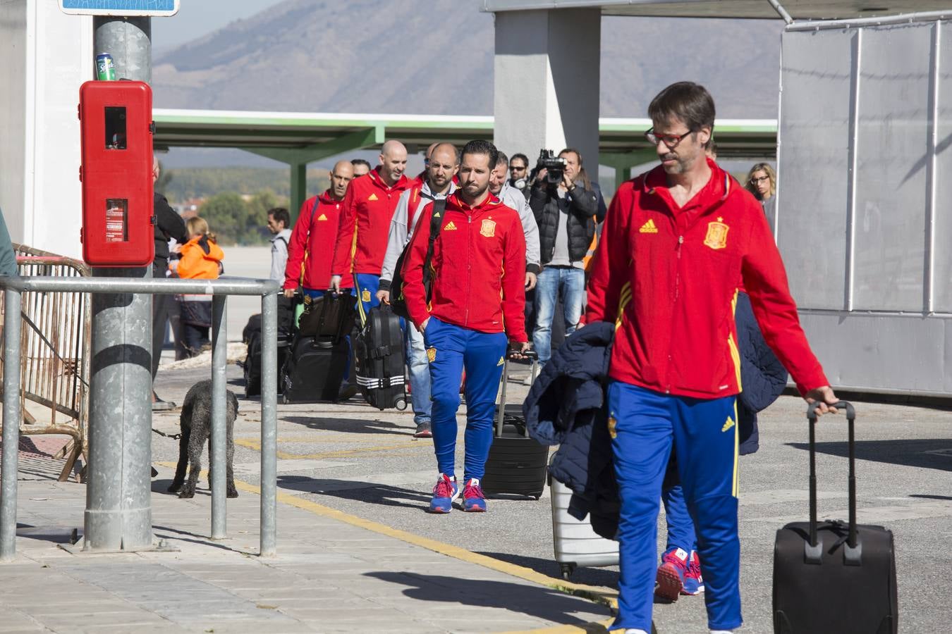 La selección española aterriza en Granada