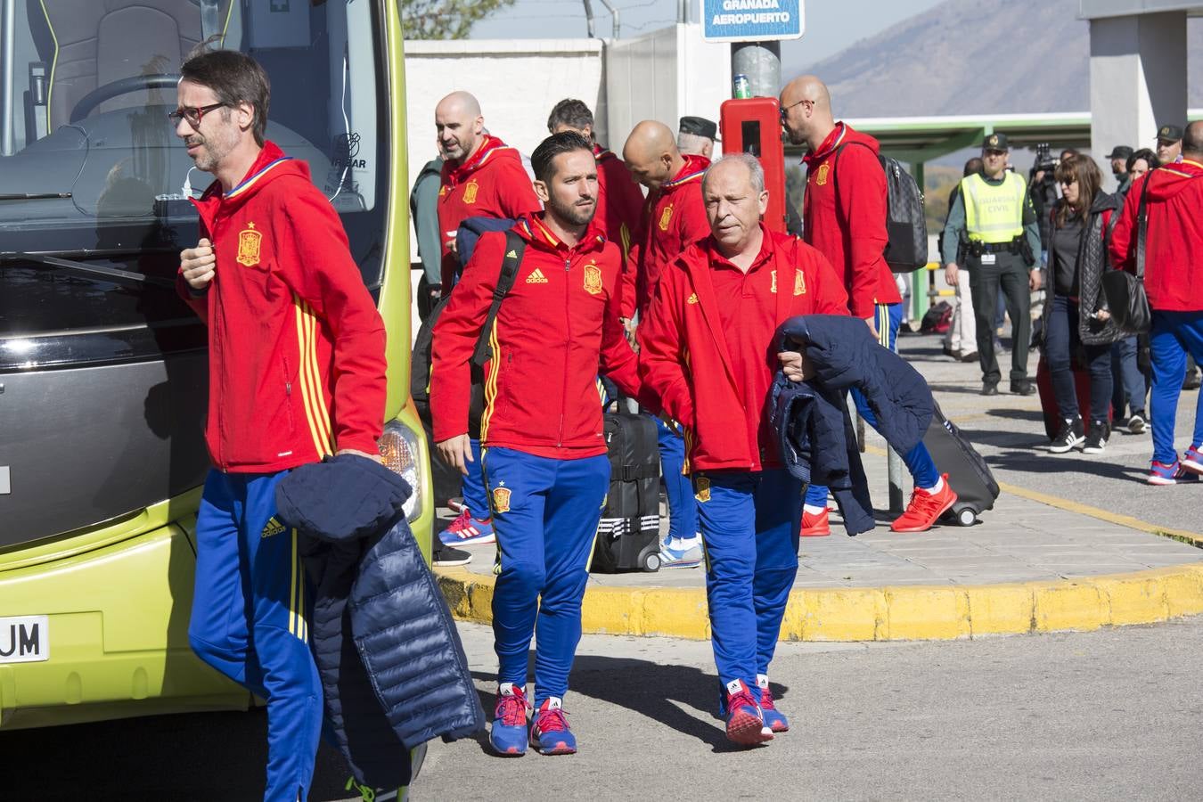 La selección española aterriza en Granada