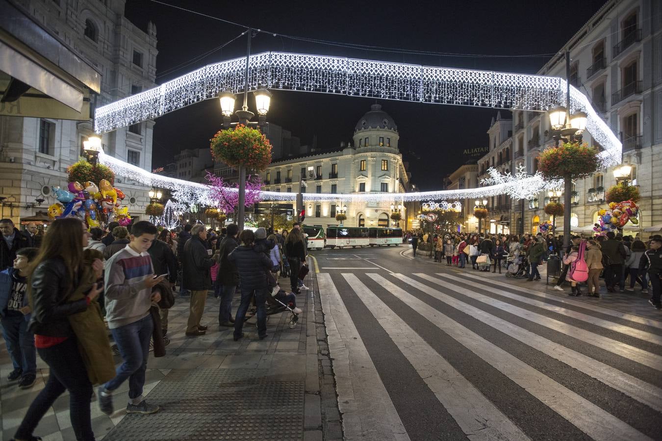 1,5 millones de &#039;leds&#039; iluminan la Navidad de Granada