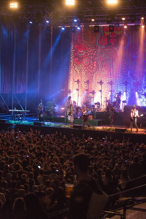 Crystal Fighters agitó a mil personas con su pop electro-tribal