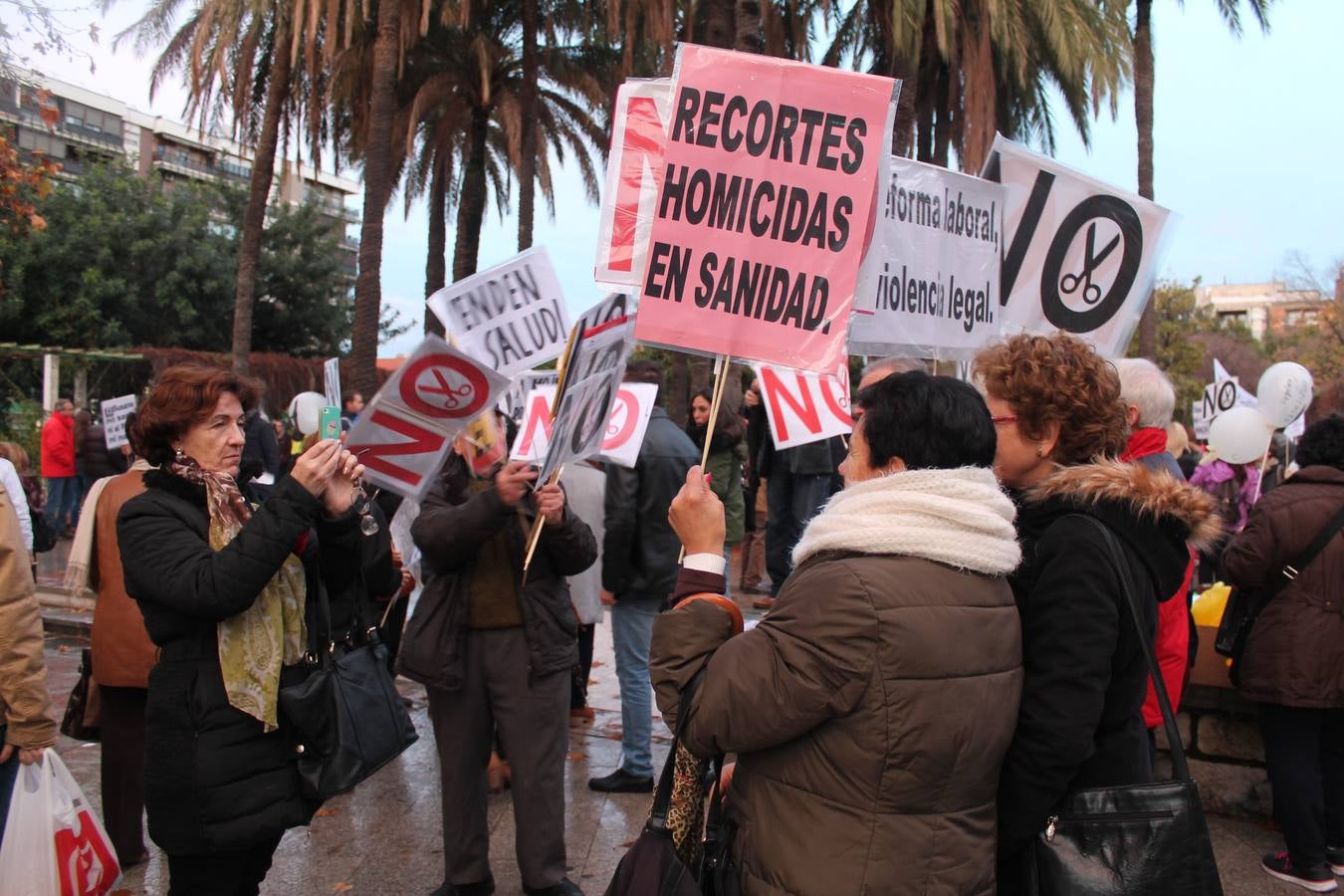 Unas 2.000 personas protestan en Jaén contra el «caos sanitario»