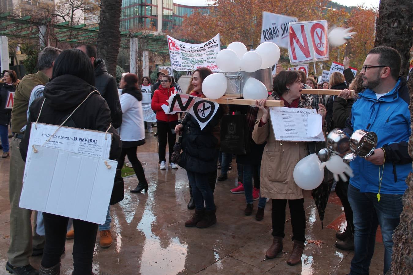 Unas 2.000 personas protestan en Jaén contra el «caos sanitario»