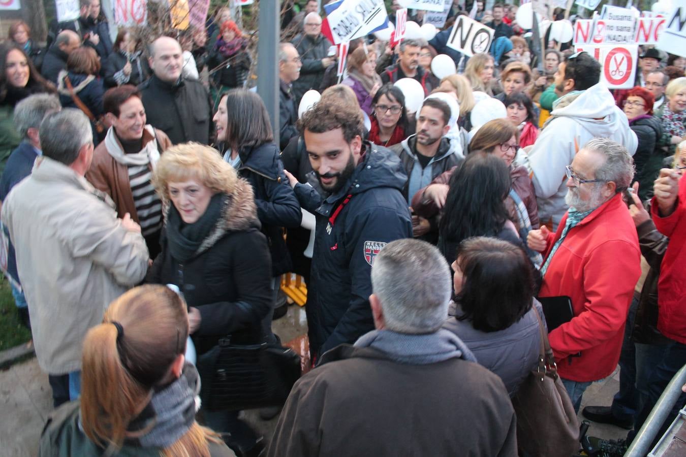 Unas 2.000 personas protestan en Jaén contra el «caos sanitario»