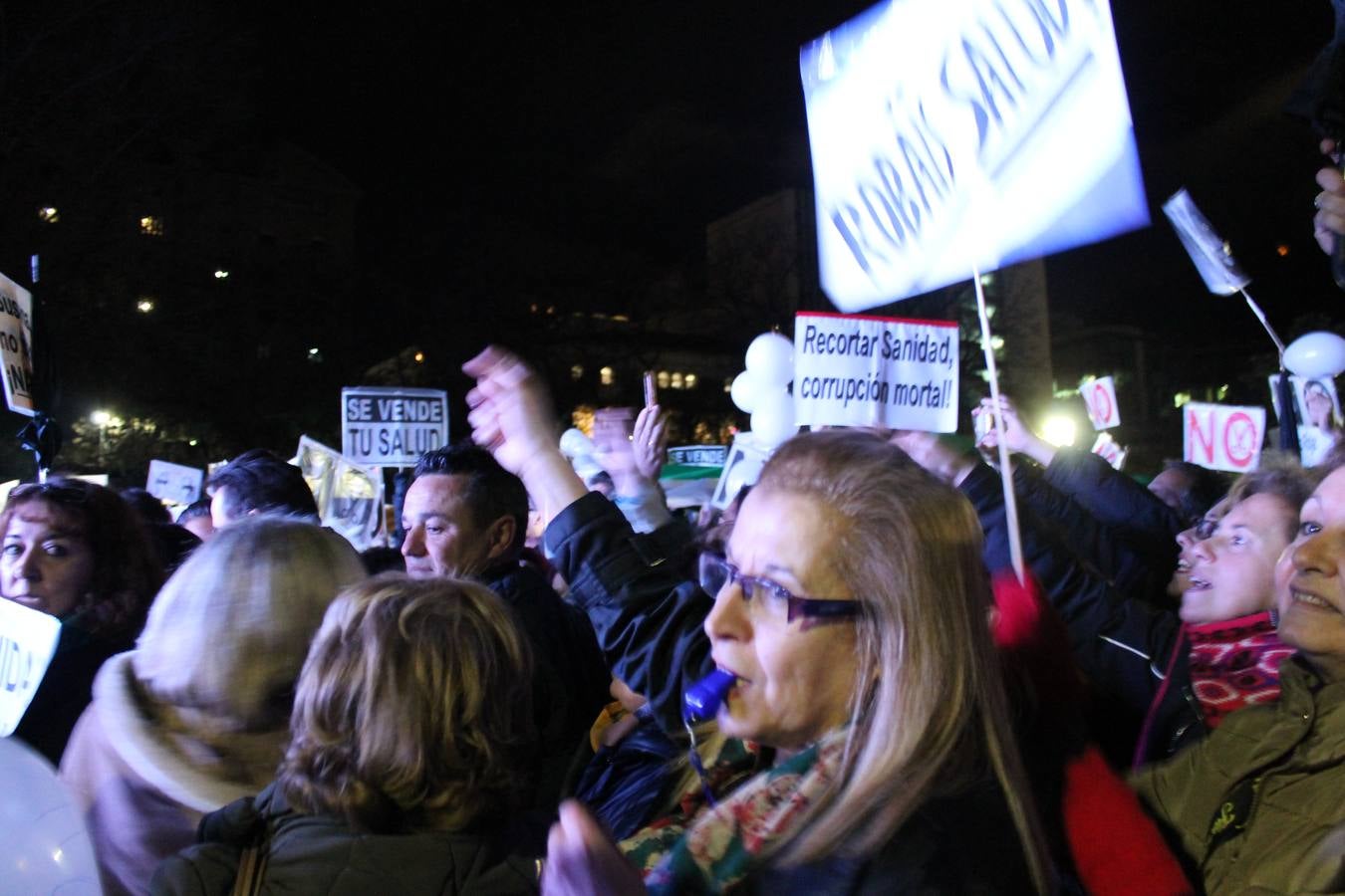 Unas 2.000 personas protestan en Jaén contra el «caos sanitario»