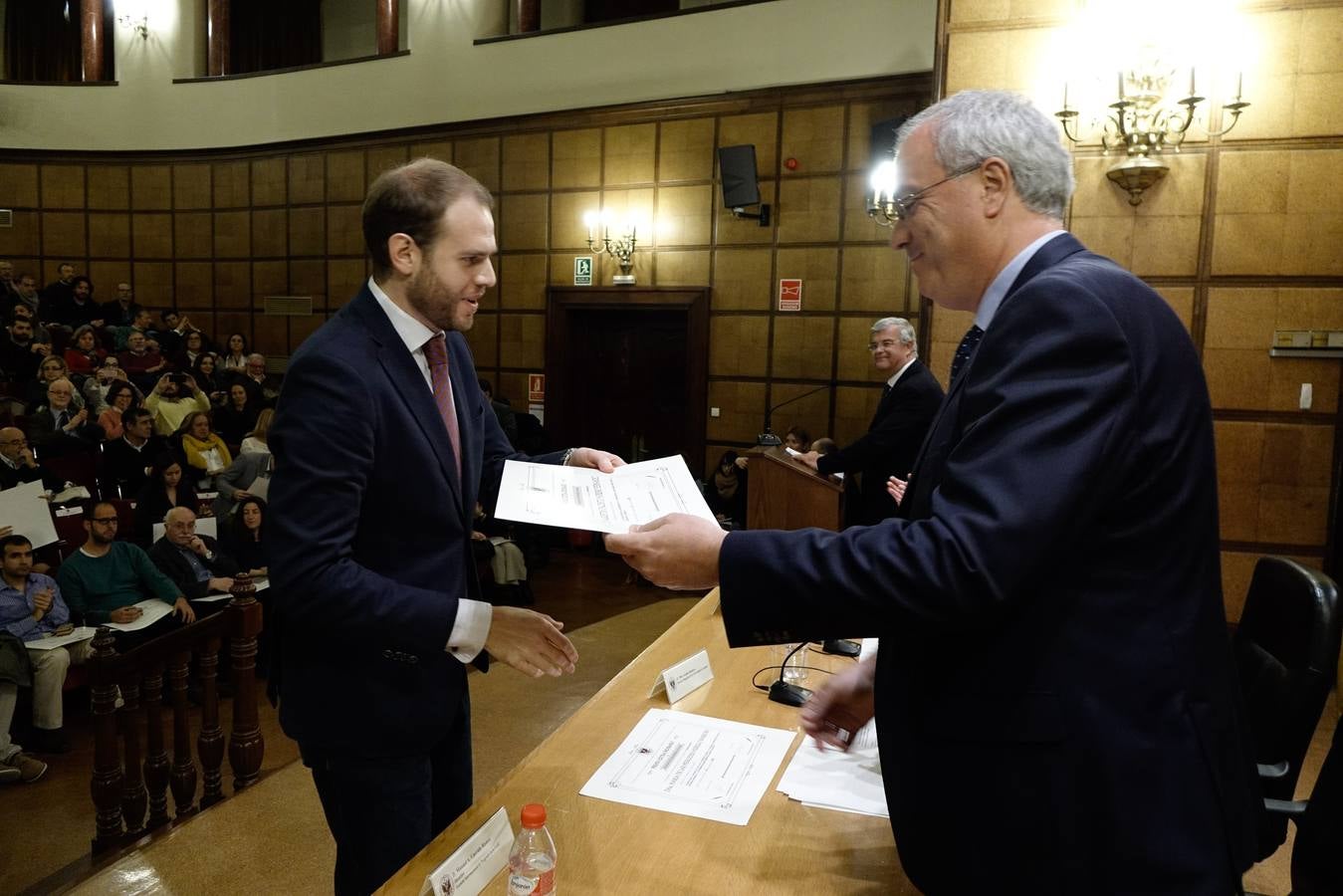 La UGR premia a los autores de las 44 mejores tesis doctorales